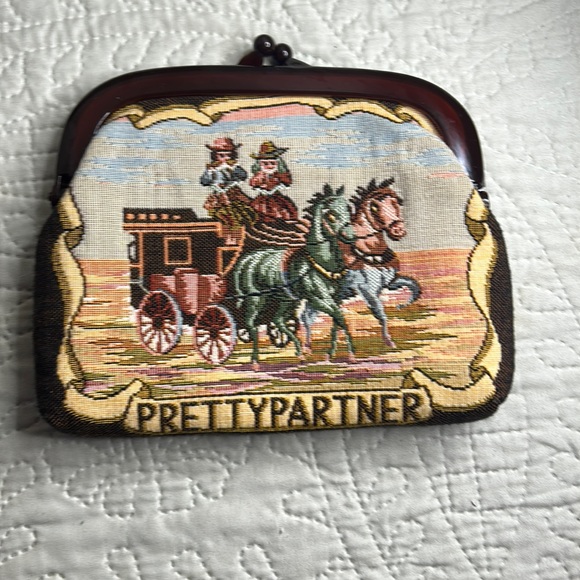 Vintage, Pretty Partner embroidered clutch. Made in Hung Kong. - Picture 1 of 6